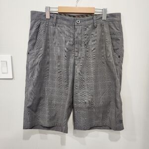 VTG Lululemon Mens Shorts Size 36 Gray Plaid Performance Golf Travel Stretch